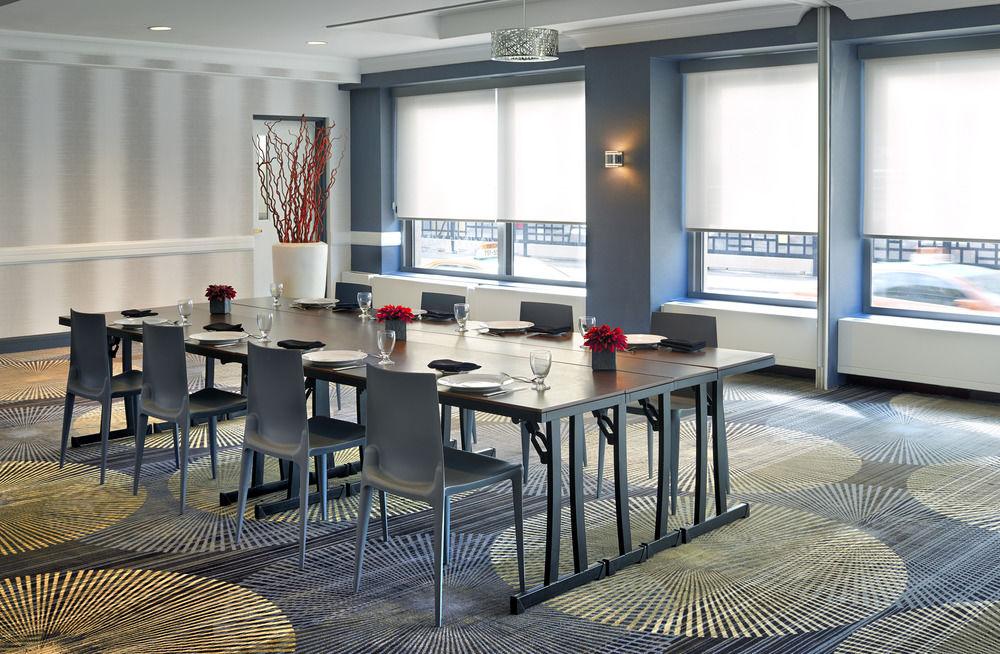 Courtyard By Marriott Downtown