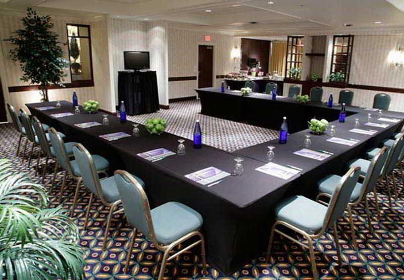 Courtyard By Marriott Downtown Hotel