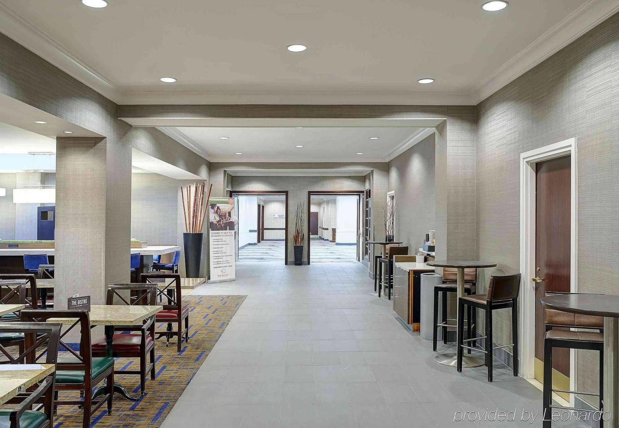 Courtyard By Marriott Downtown Hotel Toronto